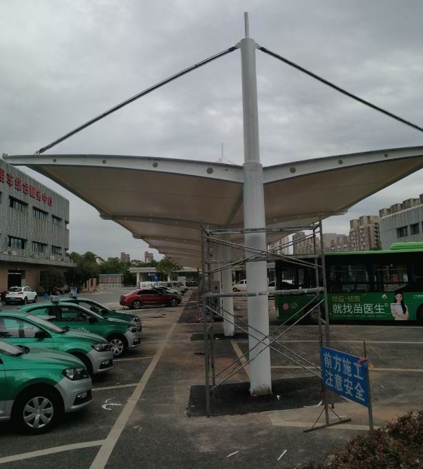汽車雨棚