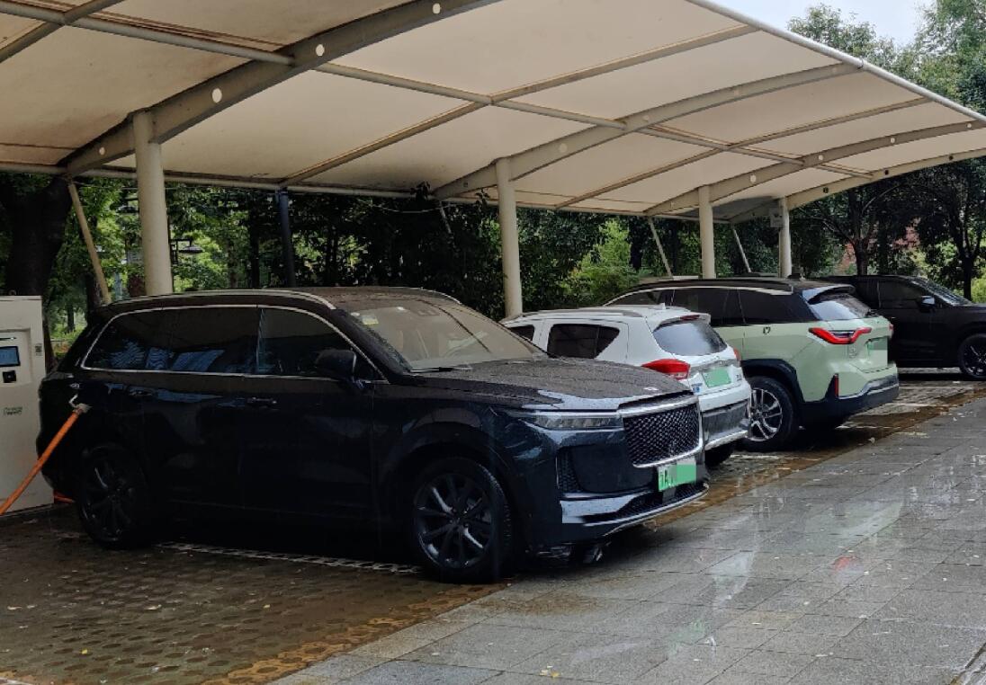 充電樁車棚